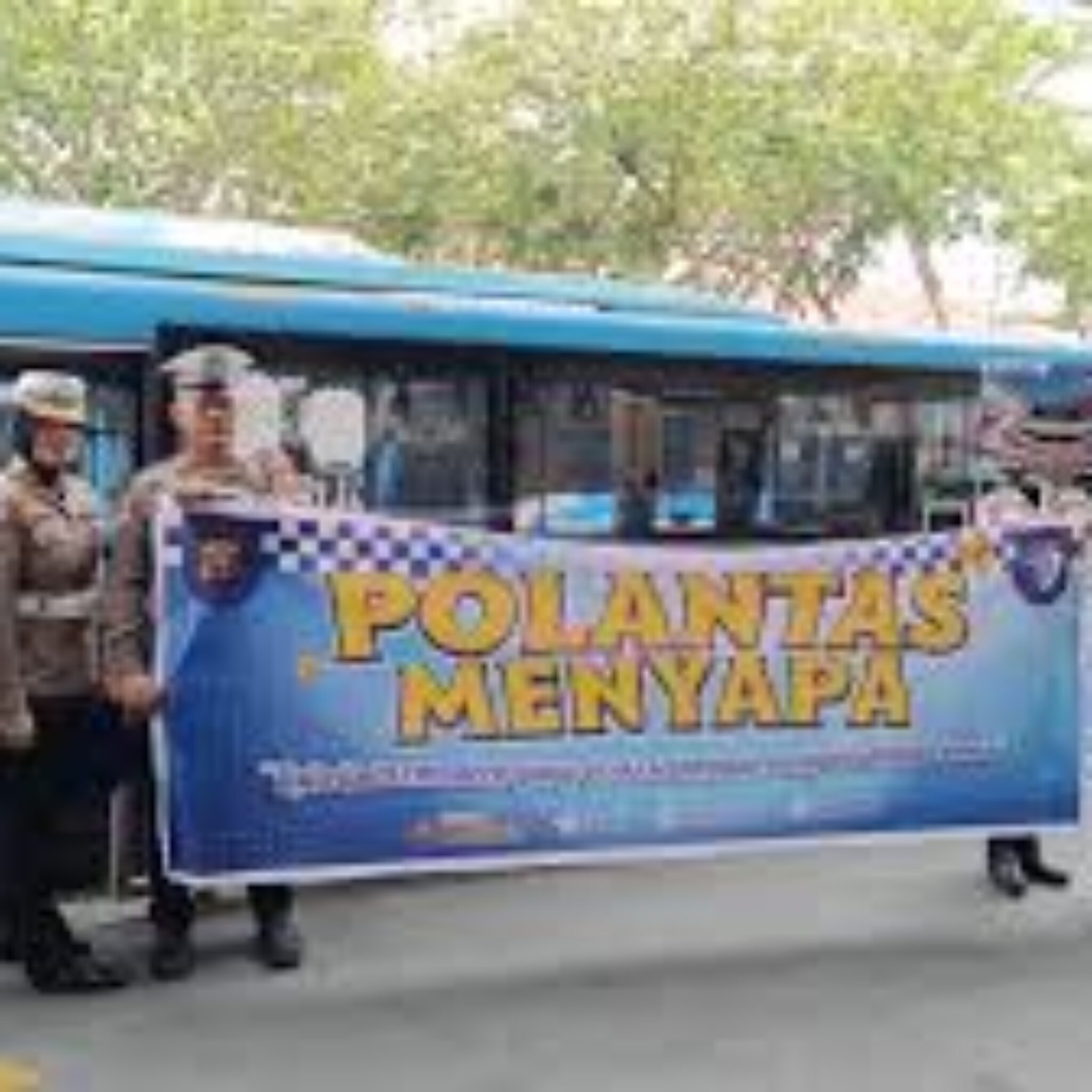 Polantas Menyapa dan Green Policing, Ditlantas Polda Riau Sapa Penumpang Busway di Sukaramai Trade Center